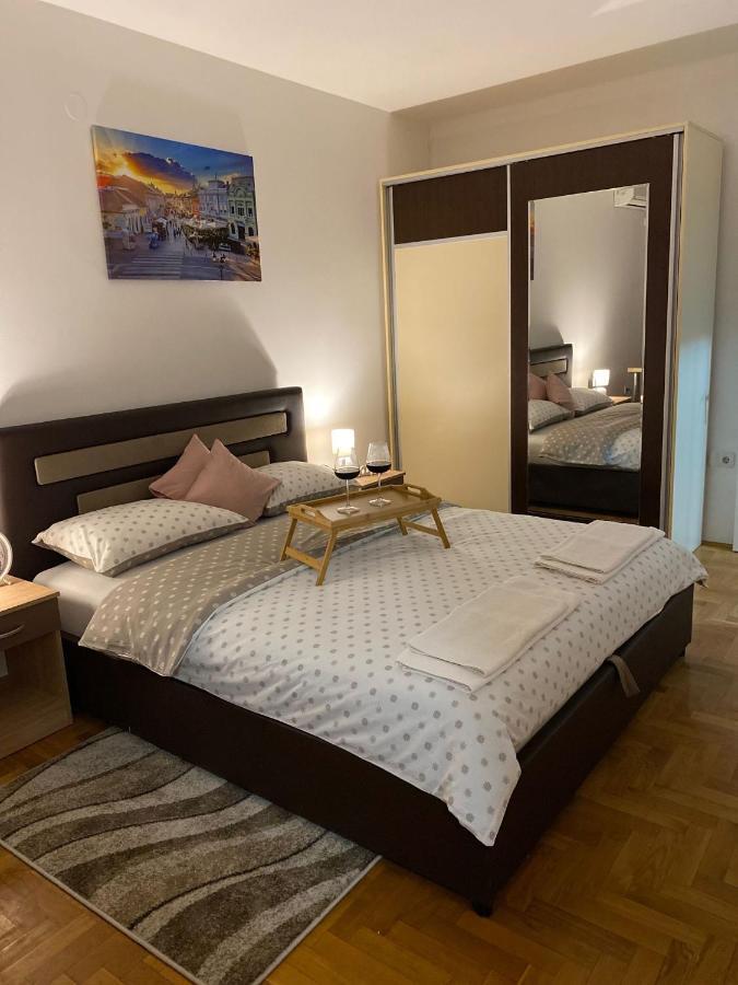Apartman Ns Dan Centar Novi Sad Exterior foto