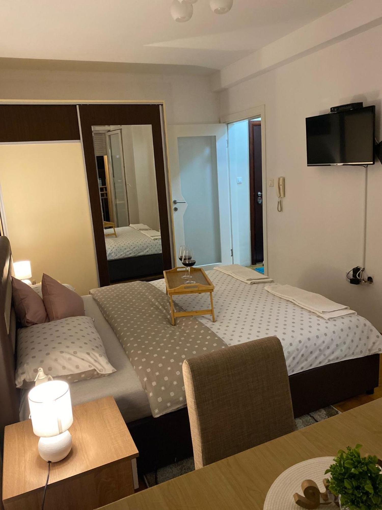 Apartman Ns Dan Centar Novi Sad Exterior foto