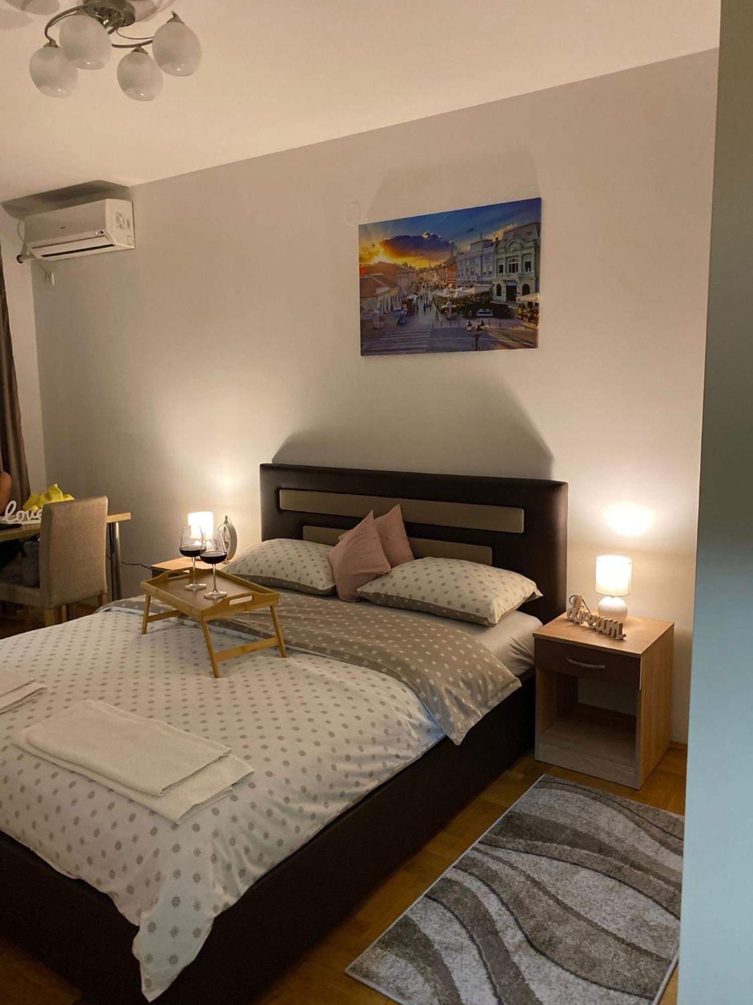 Apartman Ns Dan Centar Novi Sad Exterior foto